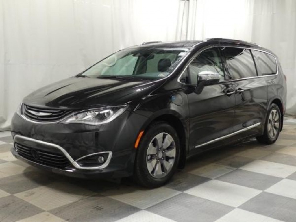 2022 Chrysler Pacifica Pictures
