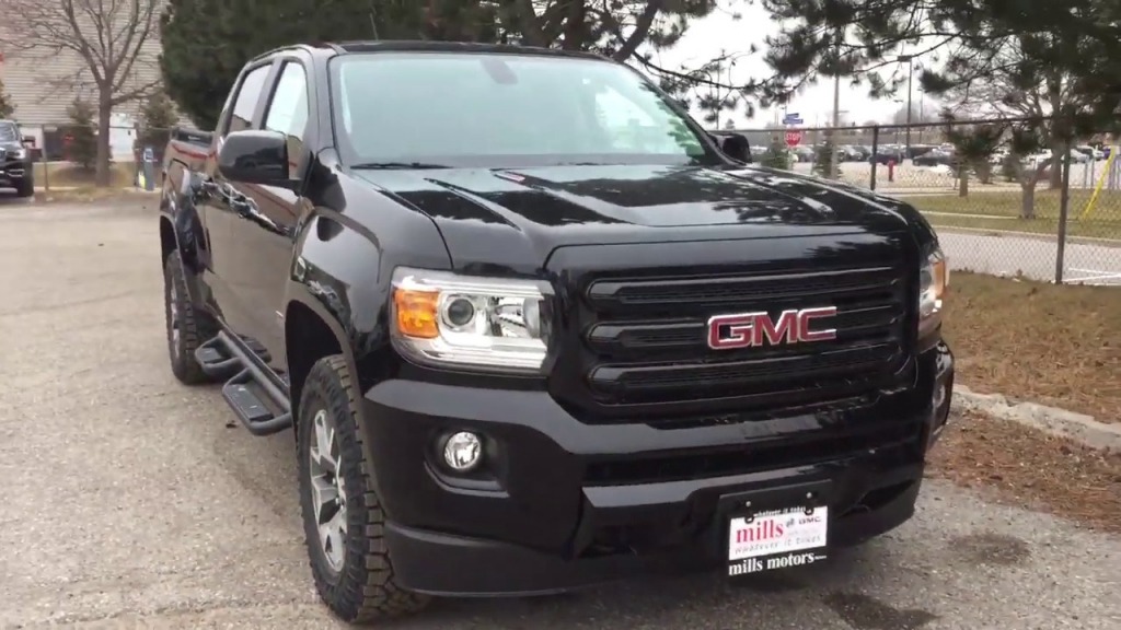 2023 GMC Canyon Pictures